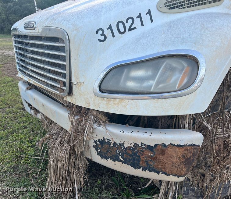 image for item DH8605 2010 Freightliner Business Class M2 106  refrigerated truck