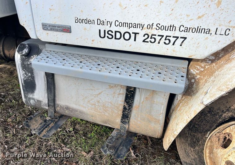 image for item DH8605 2010 Freightliner Business Class M2 106  refrigerated truck