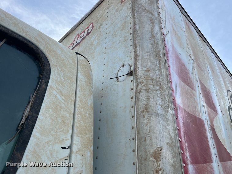 image for item DH8605 2010 Freightliner Business Class M2 106  refrigerated truck