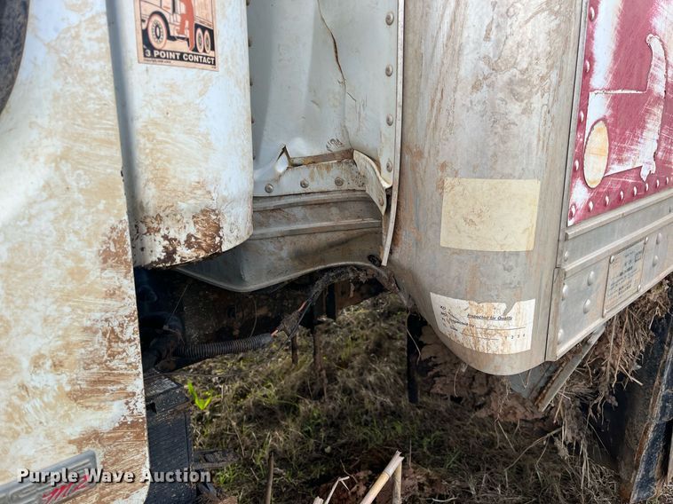 image for item DH8605 2010 Freightliner Business Class M2 106  refrigerated truck