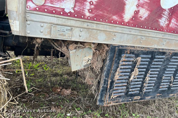 image for item DH8605 2010 Freightliner Business Class M2 106  refrigerated truck