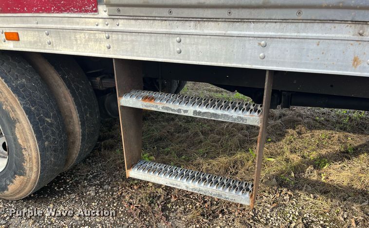 image for item DH8605 2010 Freightliner Business Class M2 106  refrigerated truck