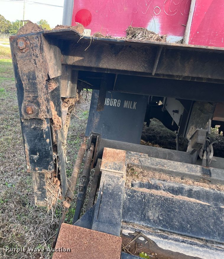 image for item DH8605 2010 Freightliner Business Class M2 106  refrigerated truck