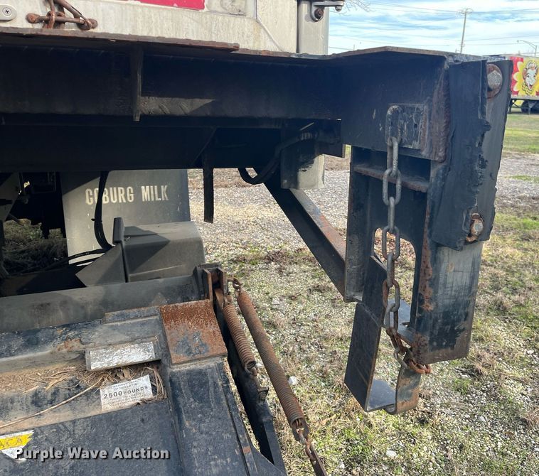 image for item DH8605 2010 Freightliner Business Class M2 106  refrigerated truck