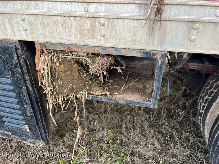 image for item DH8605 2010 Freightliner Business Class M2 106  refrigerated truck