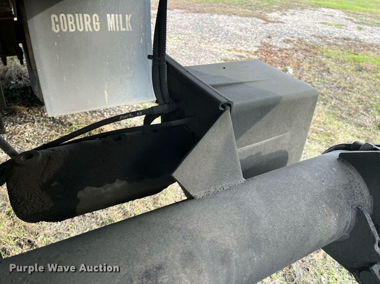 image for item DH8605 2010 Freightliner Business Class M2 106  refrigerated truck