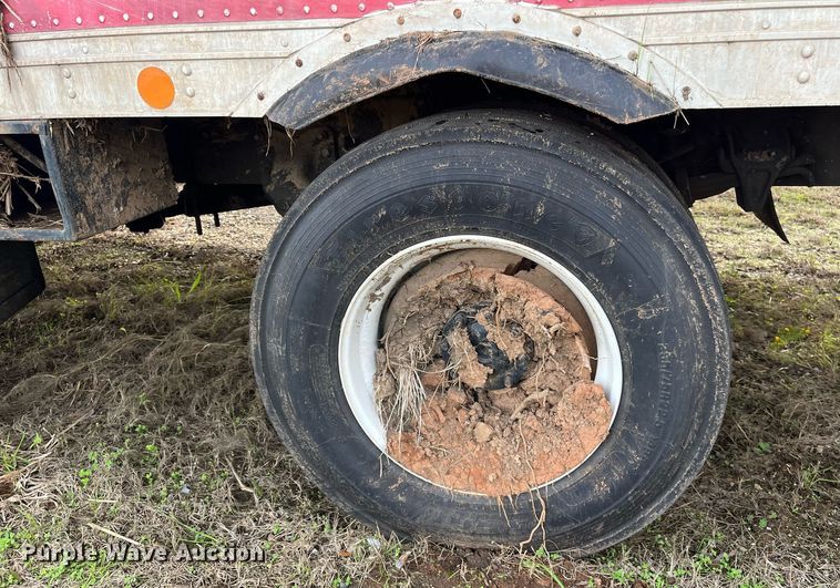 image for item DH8605 2010 Freightliner Business Class M2 106  refrigerated truck