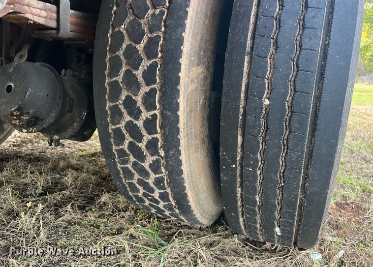 image for item DH8605 2010 Freightliner Business Class M2 106  refrigerated truck