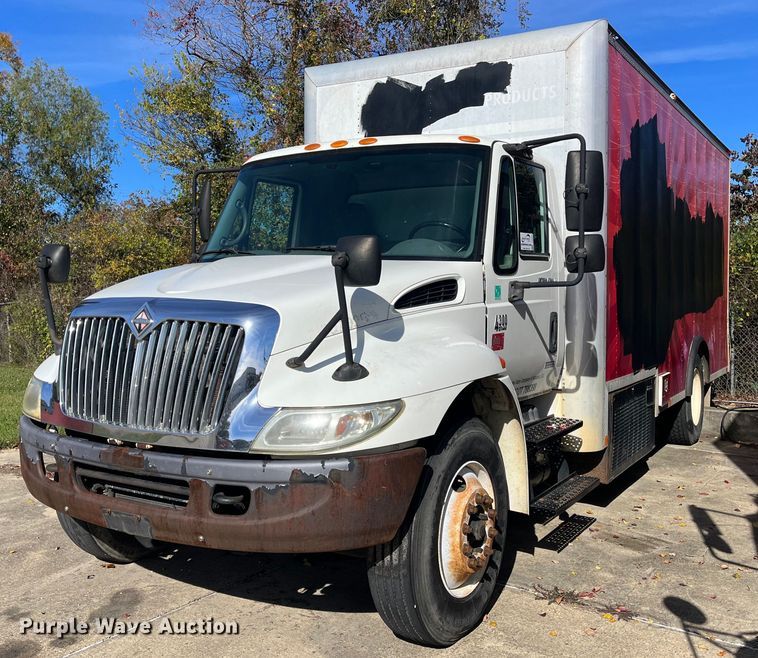 image for item DH8607 2007 International 4300  refrigerated truck