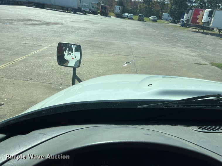 image for item DH8607 2007 International 4300  refrigerated truck