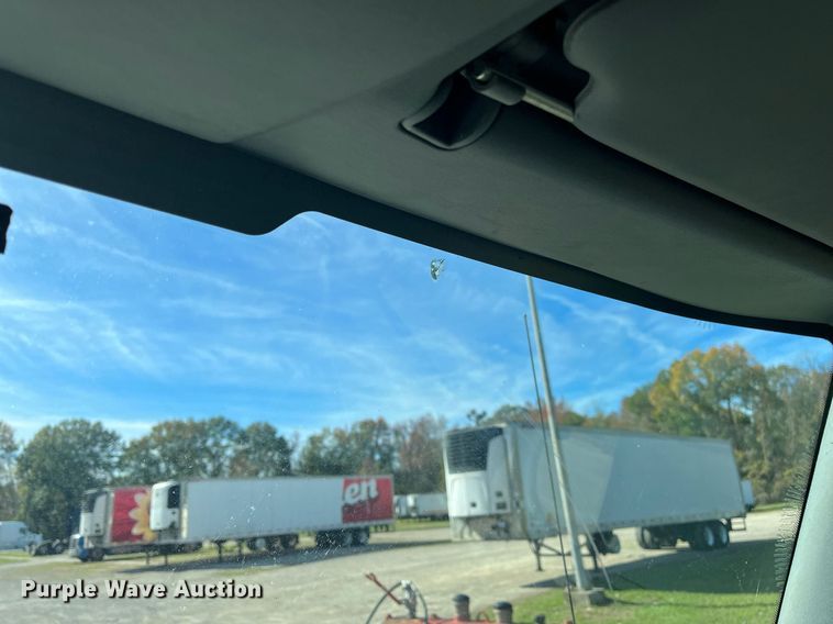 image for item DH8607 2007 International 4300  refrigerated truck