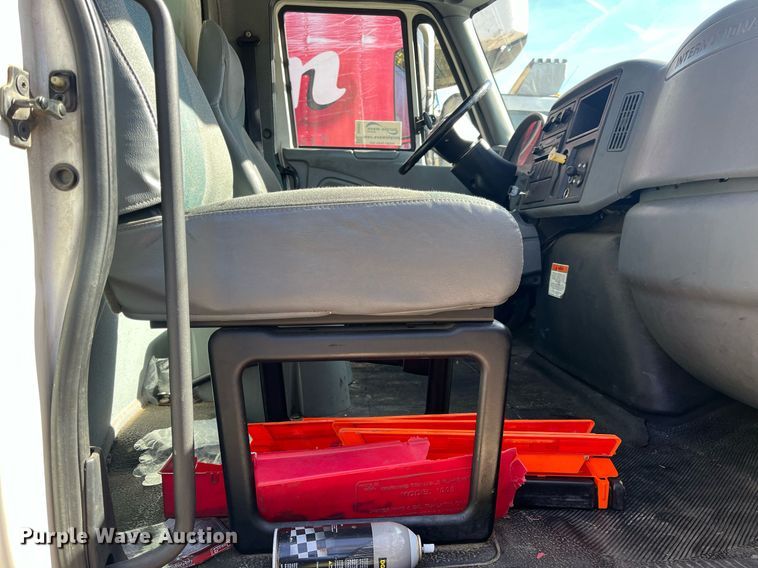 image for item DH8607 2007 International 4300  refrigerated truck