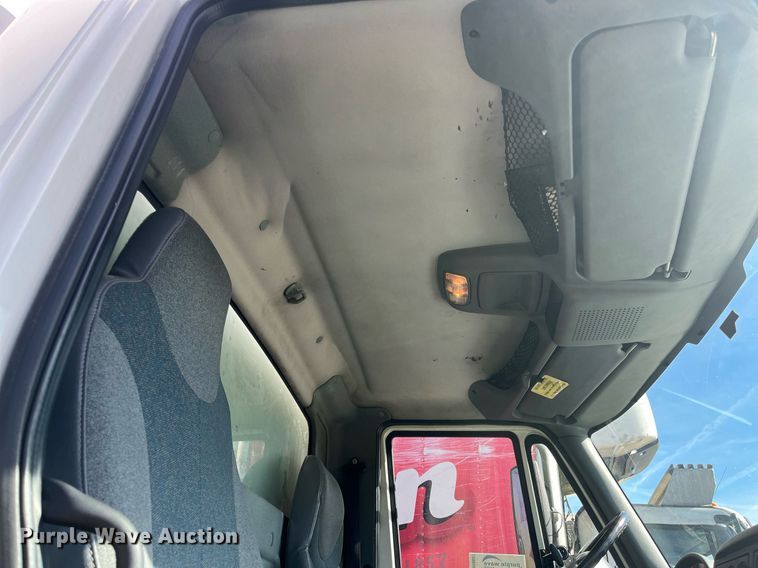 image for item DH8607 2007 International 4300  refrigerated truck