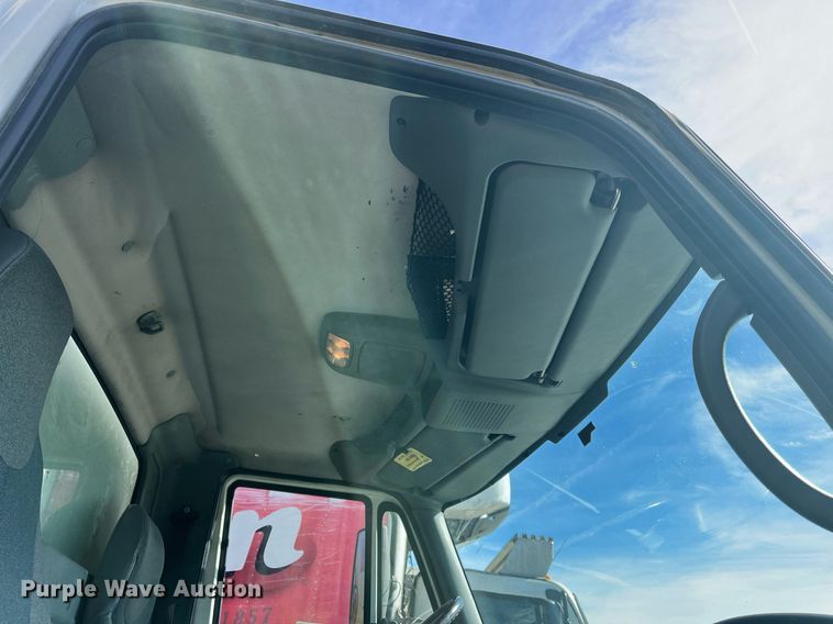 image for item DH8607 2007 International 4300  refrigerated truck