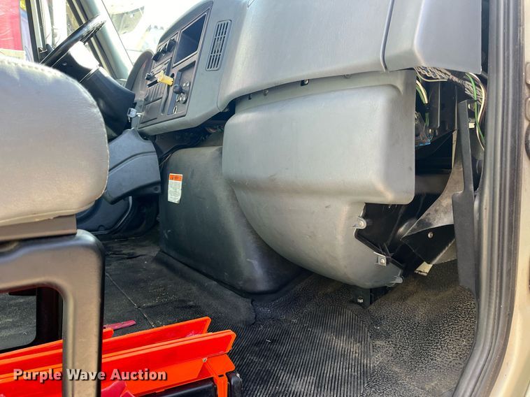 image for item DH8607 2007 International 4300  refrigerated truck