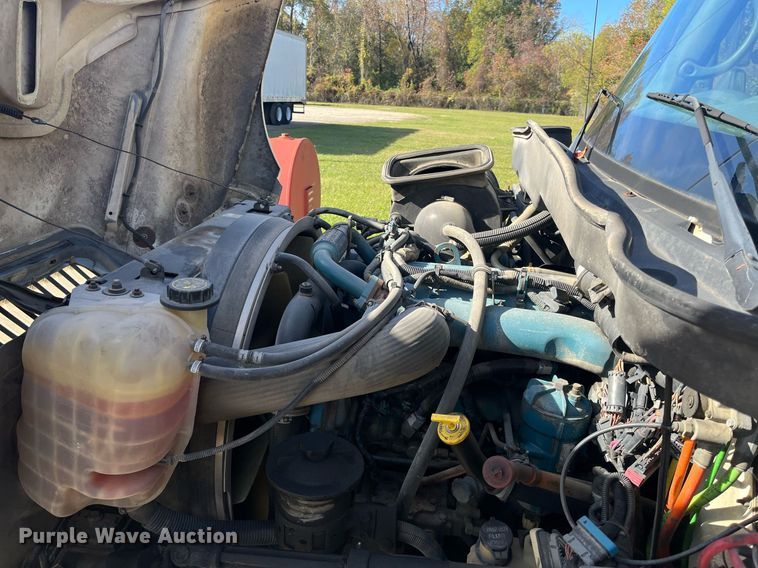 image for item DH8607 2007 International 4300  refrigerated truck