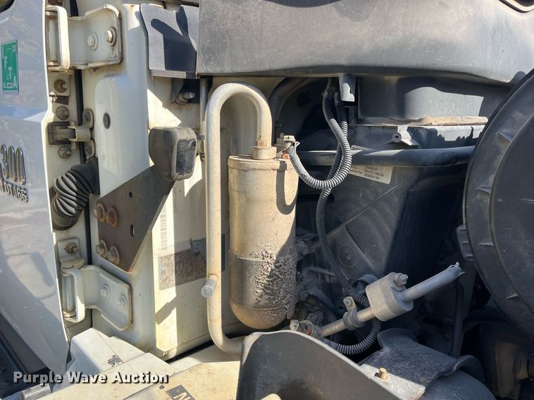 image for item DH8607 2007 International 4300  refrigerated truck