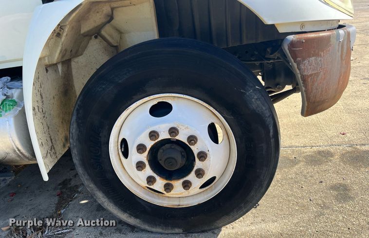 image for item DH8607 2007 International 4300  refrigerated truck