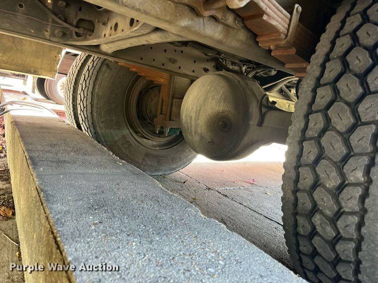 image for item DH8607 2007 International 4300  refrigerated truck