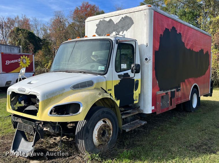 image for item DH8608 2005 Freightliner Business Class M2  refrigerated truck