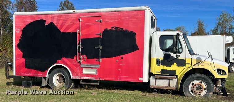 image for item DH8608 2005 Freightliner Business Class M2  refrigerated truck