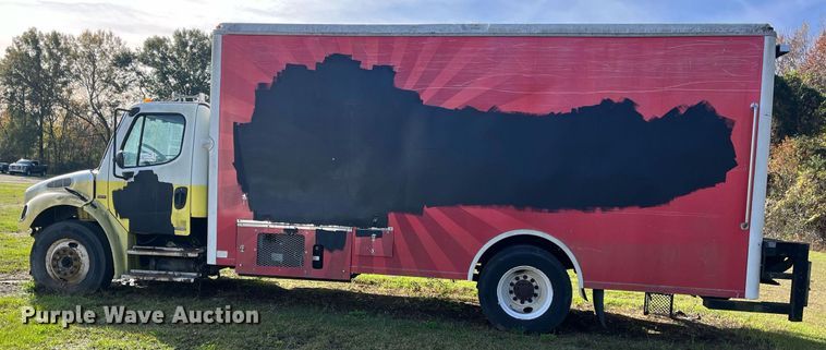 image for item DH8608 2005 Freightliner Business Class M2  refrigerated truck