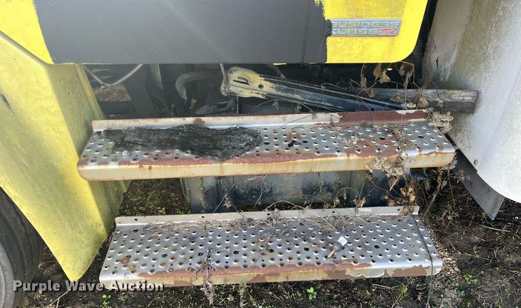 image for item DH8608 2005 Freightliner Business Class M2  refrigerated truck