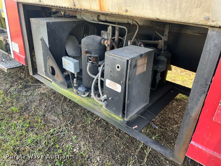 image for item DH8608 2005 Freightliner Business Class M2  refrigerated truck