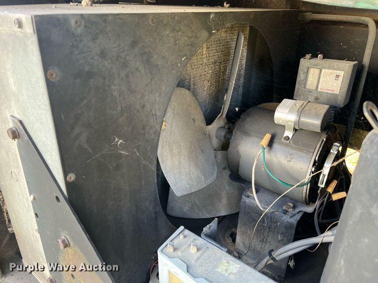 image for item DH8608 2005 Freightliner Business Class M2  refrigerated truck