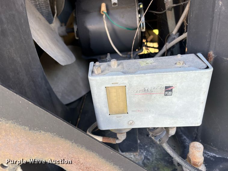 image for item DH8608 2005 Freightliner Business Class M2  refrigerated truck