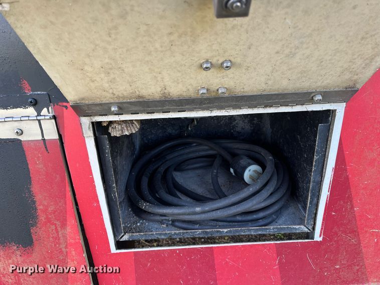 image for item DH8608 2005 Freightliner Business Class M2  refrigerated truck