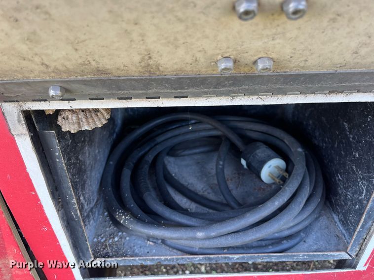 image for item DH8608 2005 Freightliner Business Class M2  refrigerated truck