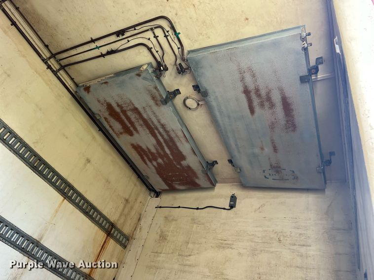 image for item DH8608 2005 Freightliner Business Class M2  refrigerated truck