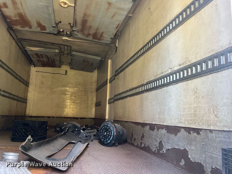 image for item DH8608 2005 Freightliner Business Class M2  refrigerated truck