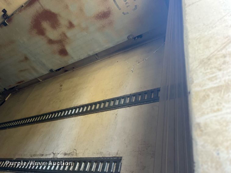 image for item DH8608 2005 Freightliner Business Class M2  refrigerated truck