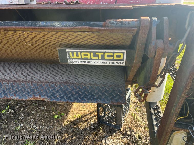 image for item DH8608 2005 Freightliner Business Class M2  refrigerated truck