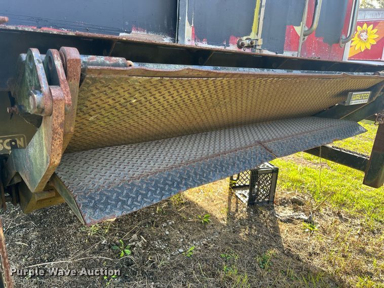 image for item DH8608 2005 Freightliner Business Class M2  refrigerated truck