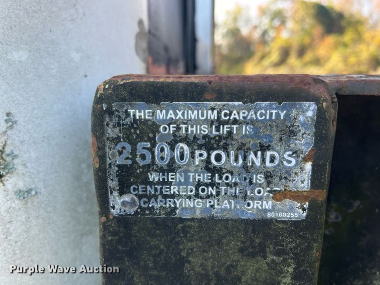 image for item DH8608 2005 Freightliner Business Class M2  refrigerated truck