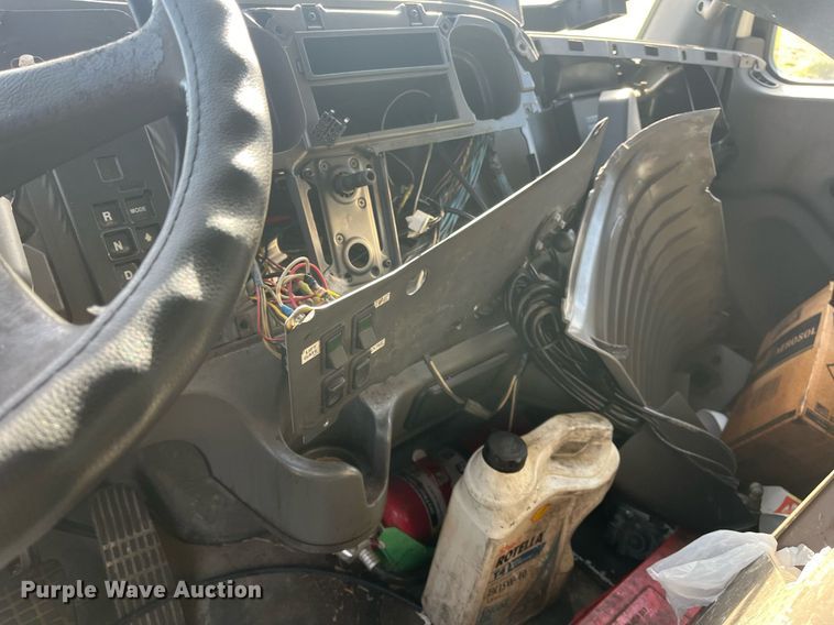 image for item DH8608 2005 Freightliner Business Class M2  refrigerated truck