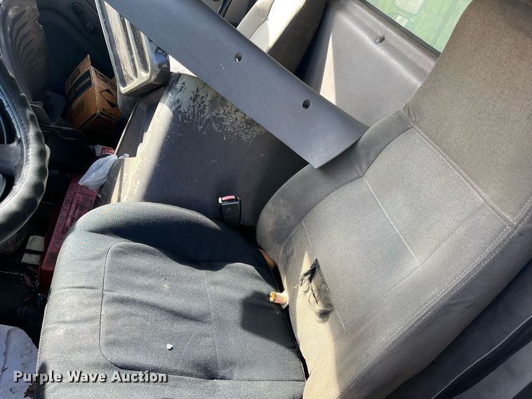 image for item DH8608 2005 Freightliner Business Class M2  refrigerated truck