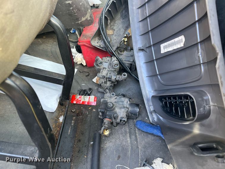 image for item DH8608 2005 Freightliner Business Class M2  refrigerated truck