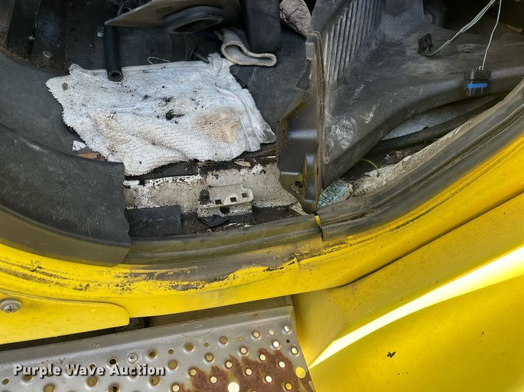 image for item DH8608 2005 Freightliner Business Class M2  refrigerated truck