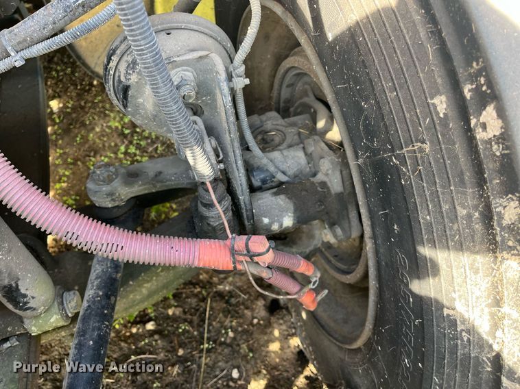 image for item DH8608 2005 Freightliner Business Class M2  refrigerated truck