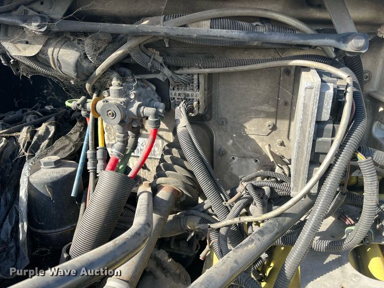 image for item DH8608 2005 Freightliner Business Class M2  refrigerated truck