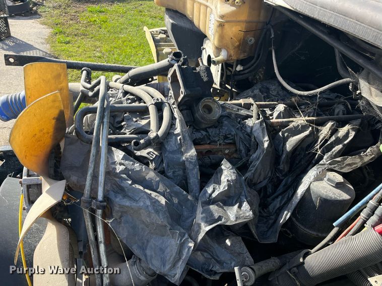 image for item DH8608 2005 Freightliner Business Class M2  refrigerated truck