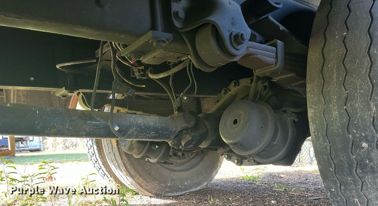 image for item DH8608 2005 Freightliner Business Class M2  refrigerated truck