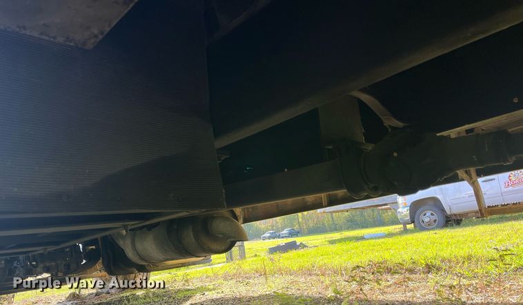 image for item DH8608 2005 Freightliner Business Class M2  refrigerated truck