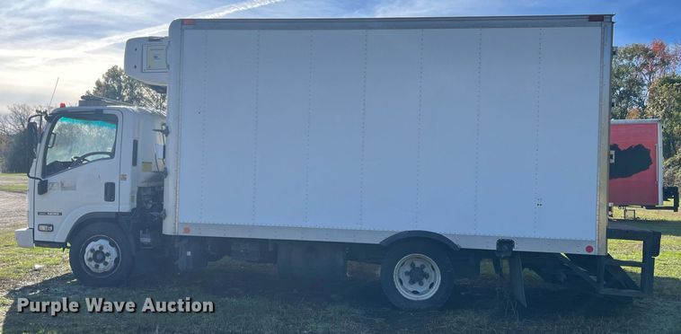 image for item DH8610 2013 Isuzu NRR  refrigerated truck