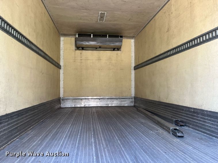 image for item DH8610 2013 Isuzu NRR  refrigerated truck