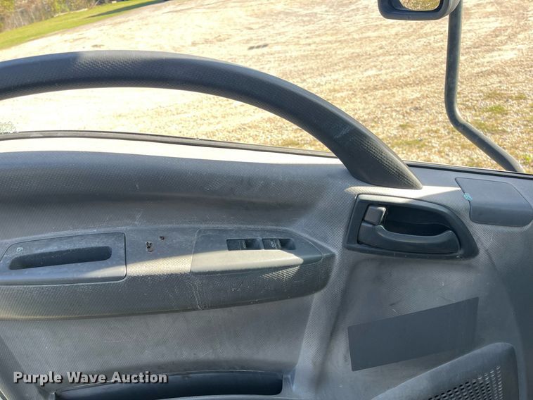 image for item DH8610 2013 Isuzu NRR  refrigerated truck